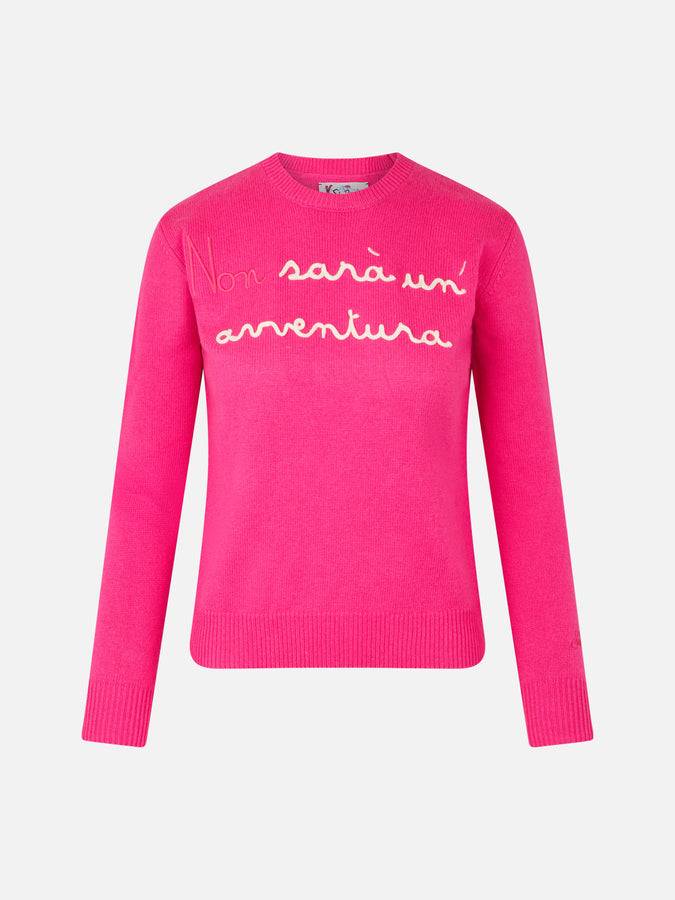 Mc2 Saint Barth Maglia da donna girocollo rosa fluo con ricamo Non Sarà un'Avventura | EDIZIONE SPECIALE DI NIKI DJ Italia