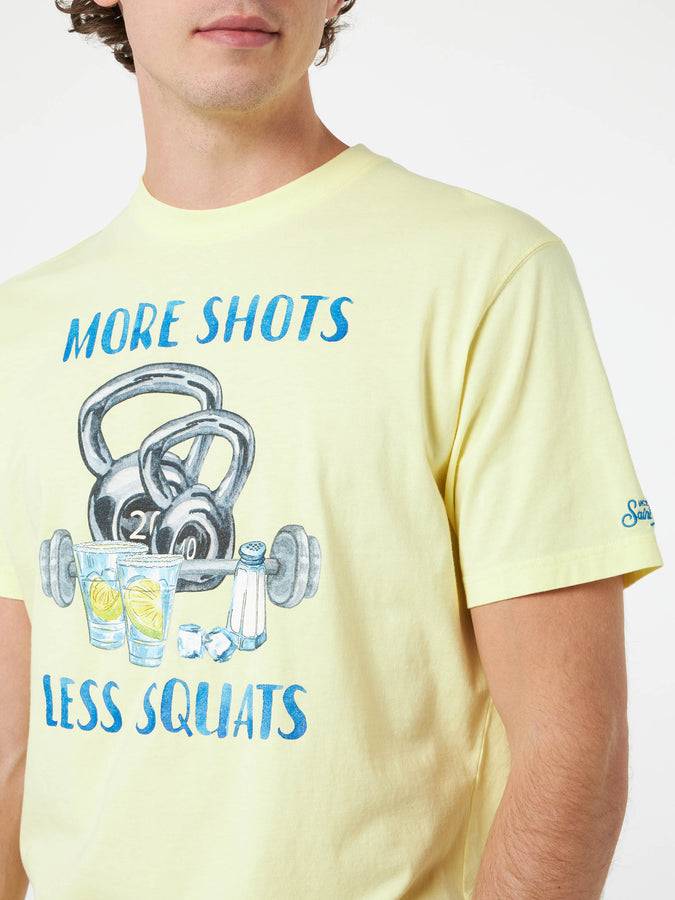 Mc2 Saint Barth T-shirt da uomo in cotone con stampa piazzata More Shots Less Squats Offerta speciale