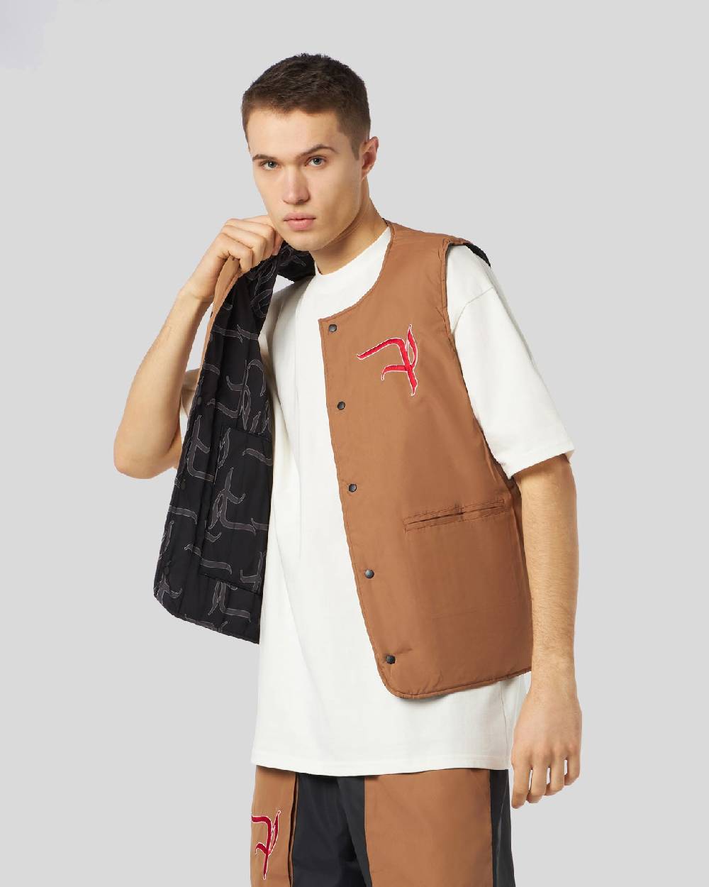 Phobia Archive GILET DOUBLE FACE CON LOGO GOTIC P ALL OVER ED ETICHETTA METALLICA Affare Del Giorno