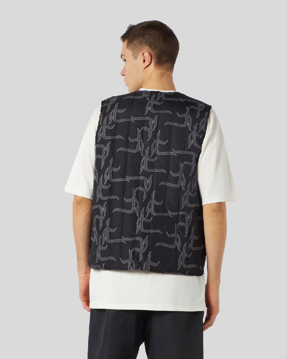 Phobia Archive GILET DOUBLE FACE CON LOGO GOTIC P ALL OVER ED ETICHETTA METALLICA Affare Del Giorno
