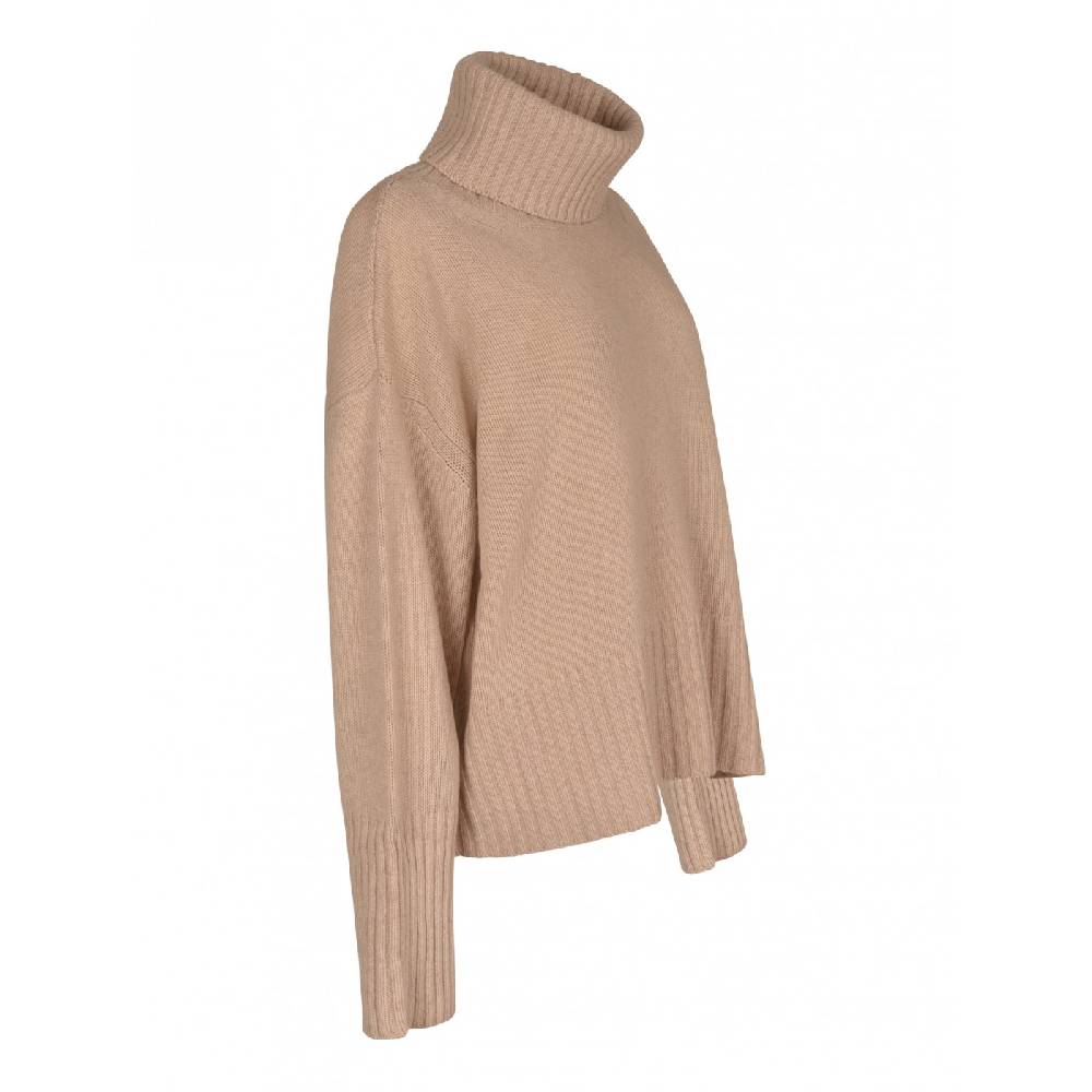 OLIVER LATTUGHI Product In vendita