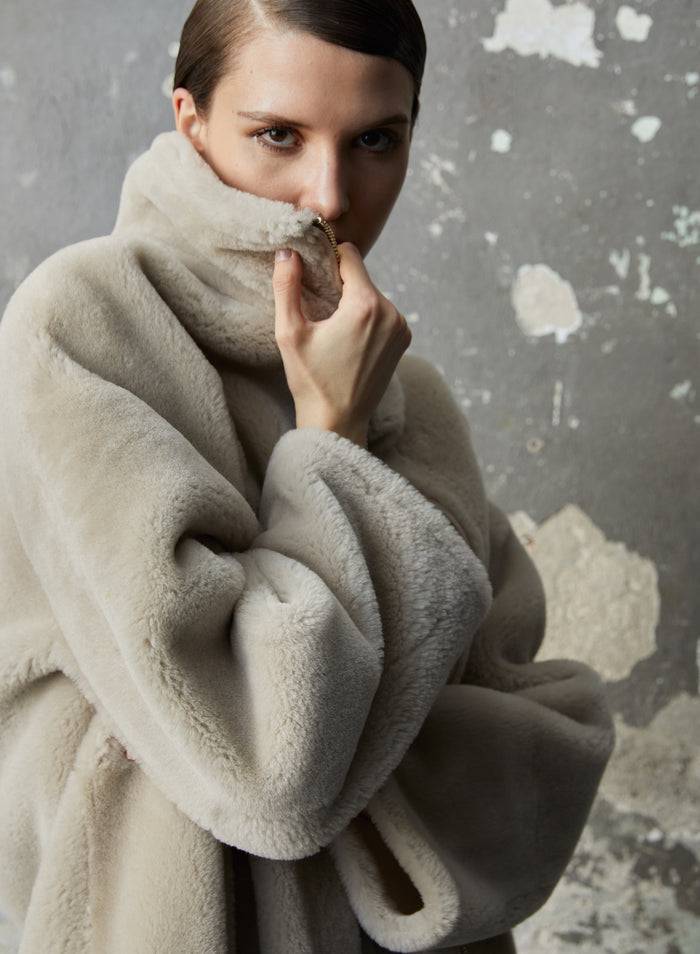 Lorena Antoniazzi CAPPOTTO IN MONTONE Nuovo