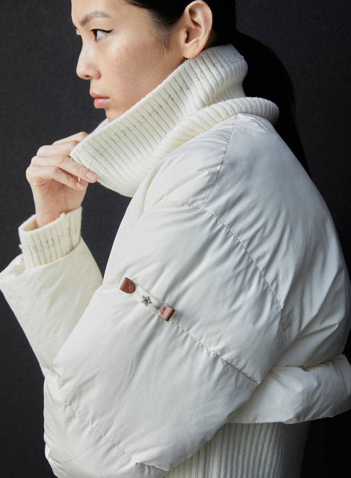 Lorena Antoniazzi PIUMINO CROP IN TAFFETAS TECNICO Sottocosto