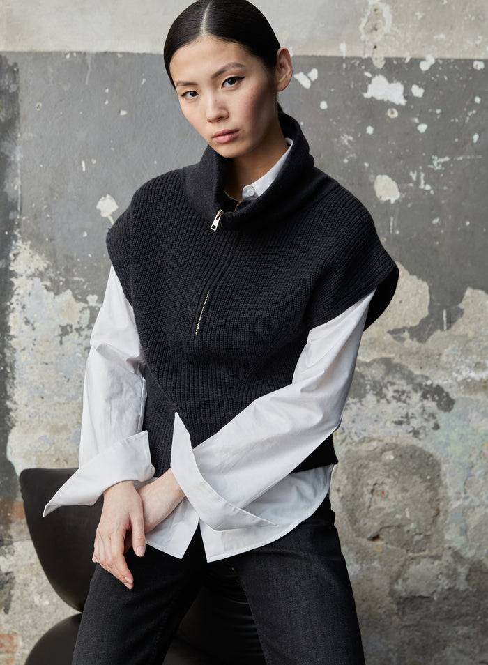 Lorena Antoniazzi GILET IN MAGLIA In Vendita