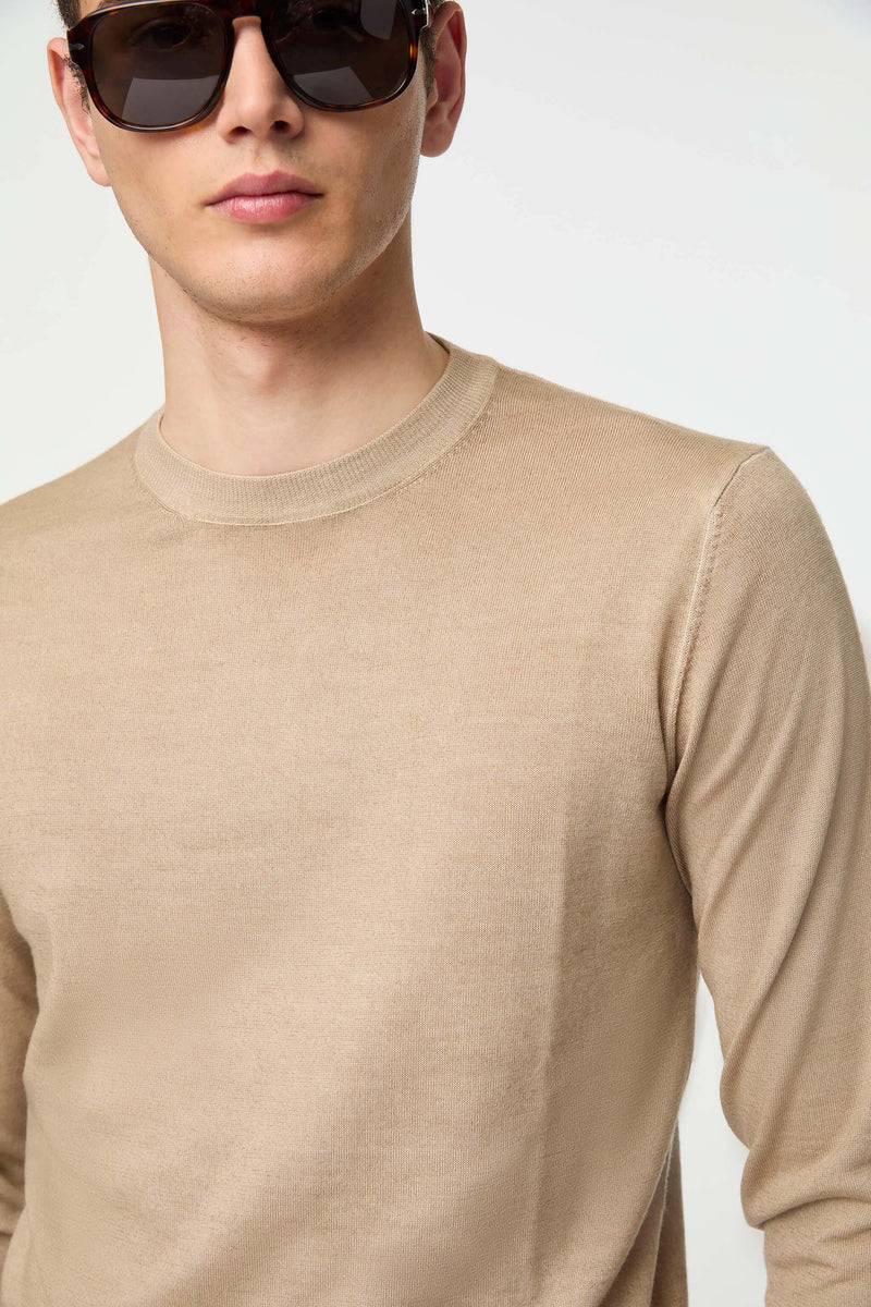 Lubiam Maglia girocollo leggera tinto capo beige Maglia girocollo leggera tinto capo beige Presa