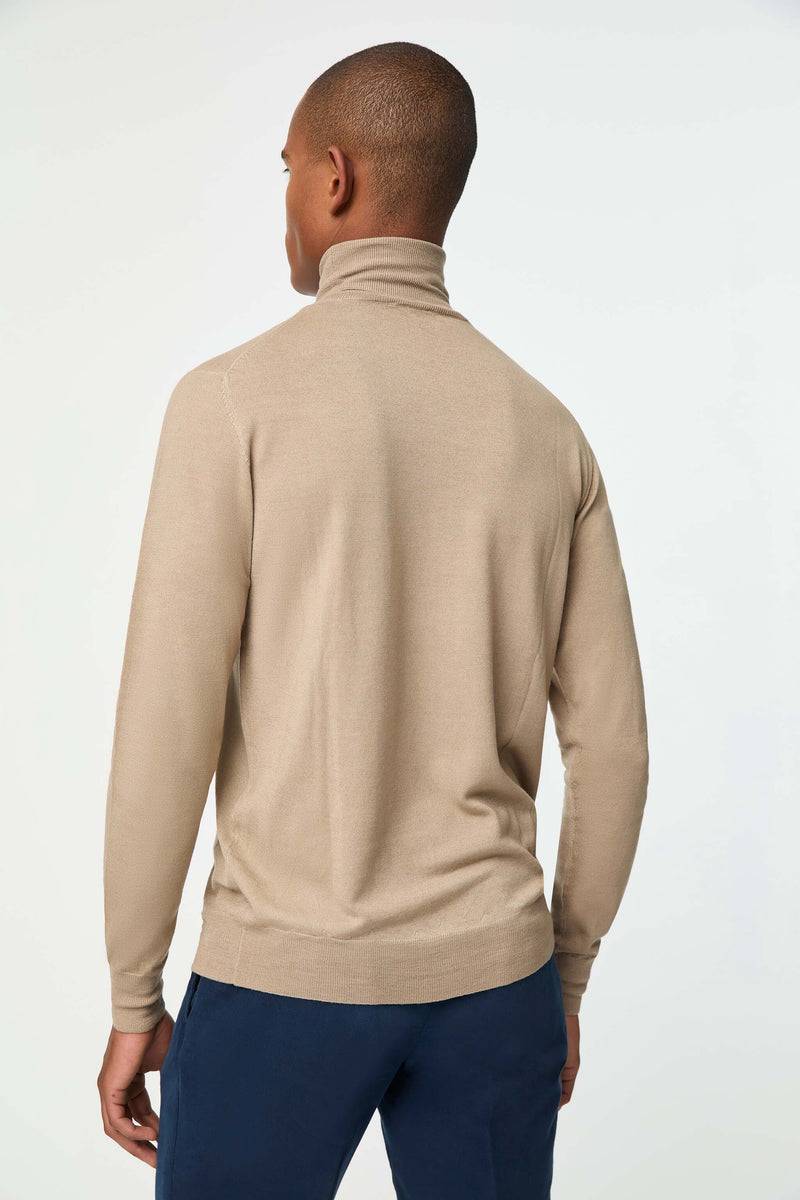 Lubiam Maglia dolcevita in lana leggera beige Maglia dolcevita in lana leggera beige In Linea